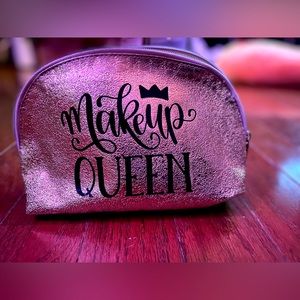 NWOT gold glitter fabric Make Up Bag - medium sized - zipper closure - fabulous